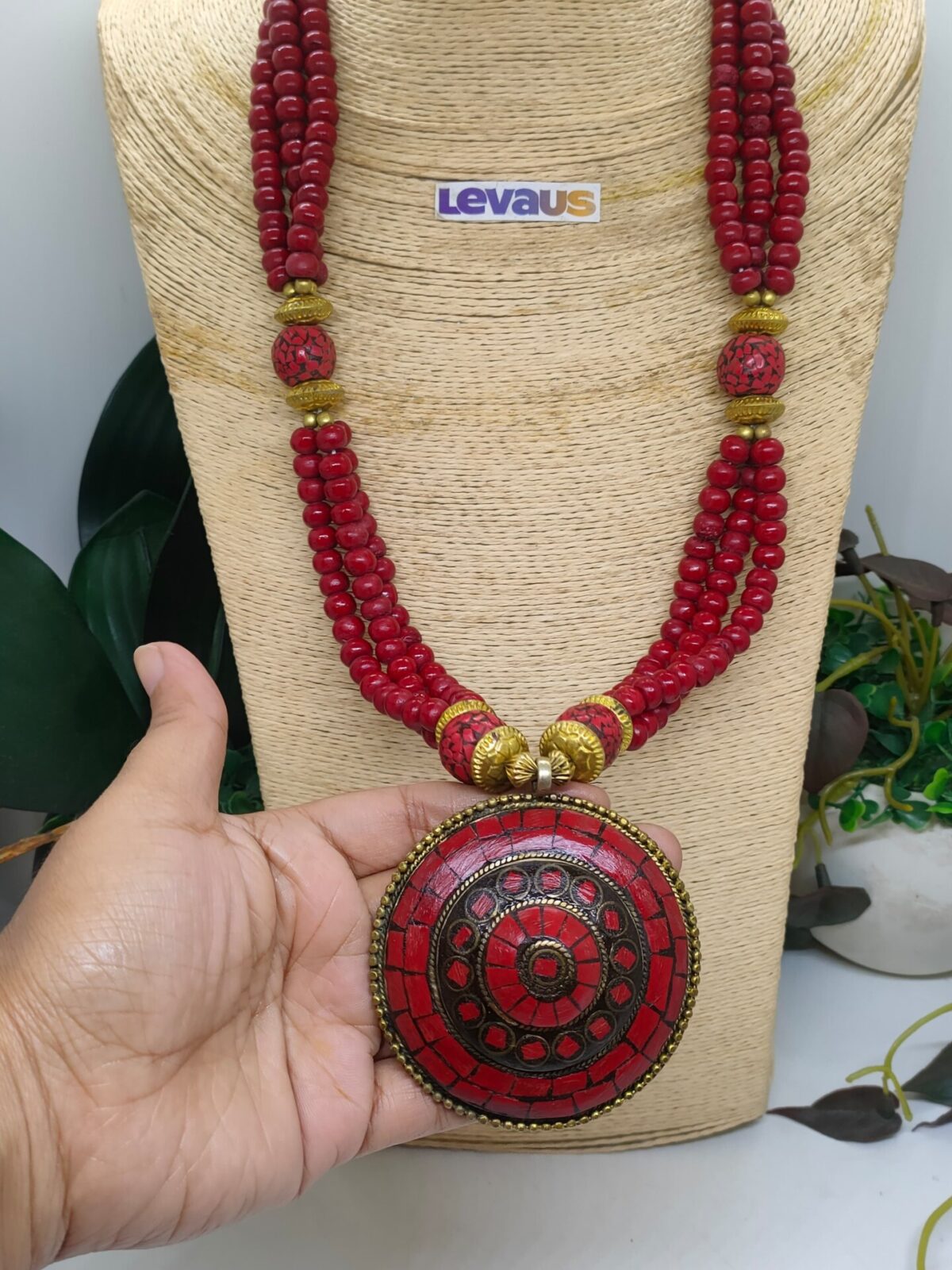 Maroon Coral Pendent Necklace